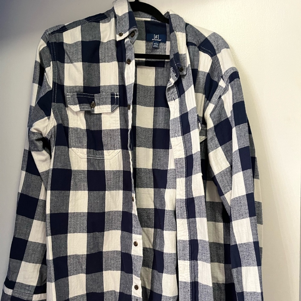 Men’s white and navy plaid shirt